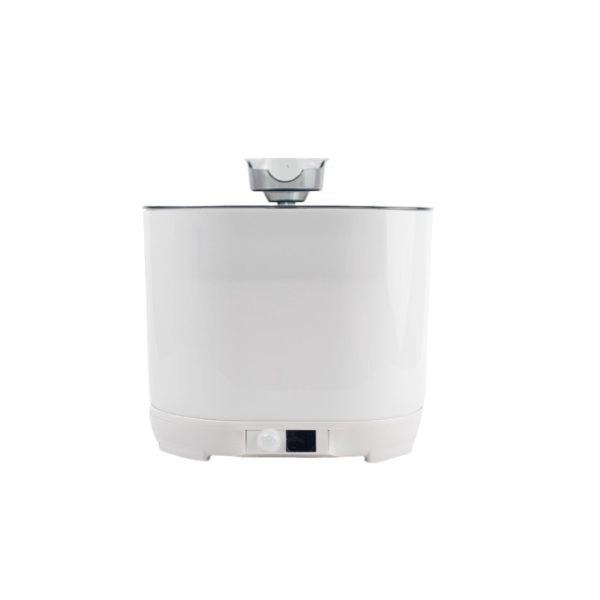 Imagen que muestra el producto Fuente Con Sensor Para Mascotas. Fuente con sensor, cuenta con base recargable con puerto para conectar la bomba silenciosa y cable USB, grifo en forma de gato y filtro. Salida de agua por movimiento, tambien cuenta con una descarga programada cada 30 min durante 60 segundos mientras no se enuentre en uso. Capacidad de 2.2 L. Material: Plástico Color: Disponible en la foto Disponible: Razas pequeñas