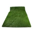 Imagen que muestra el producto Alfombra Sintetica Para Mascotas. Tapete entrenador con textura artificial que simula la sensación que produce el pasto auténtico. Material: Sintético Color: Verde Disponible: Mascotas grandes.