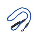 Imagen secundaria del producto Correa Con Tejido Reflectivo Para Mascotas. Correa con tejido reflectivo, mango cómodo y gancho para fijar al arnés o collar. Material: Poliéster, metal  Color: Rojo, azul, rosado, negro, verde                                                                                           Disponible: Razas pequeñas. Medidas: Largo 1,10cm * Ancho1,5cm