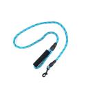 Imagen secundaria del producto Correa Con Tejido Reflectivo Para Mascotas. Correa con tejido reflectivo, mango cómodo y gancho para fijar al arnés o collar. Material: Poliéster, metal  Color: Rojo, azul, rosado, negro, verde                                                                                           Disponible: Razas pequeñas. Medidas: Largo 1,10cm * Ancho1,5cm