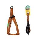 Imagen secundaria del producto Arnés A Rayas Con Correa Para  Talla M. Arnés con patrón a rayas, cuenta con hebillas ajustables, broche de seguridad, correa redonda y anillos tipo D para fijarla. Material: Poliéster, metal    Color: Rojo, naranja, azul, beige                                                                          Disponible: Razas pequeñas Medidas: TALLA M CUELLO  40-53 CM TORSO MIN-MAX 56-58 PESO MAXIMO – APROX 11-23 KG, TRAILLA 1,20 CM