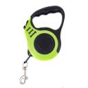 Imagen secundaria del producto Correa Retractil Para Mascotas. Correa retractil con estampado de huesitos, cuenta con botones para fijar la correa o soltarla. Trae 5M de cuerda. Material: PVC, metal      Color: Verde, azul, rojo, amarillo, rosado                                                                            Disponible: Razas pequeñas y medianas de hasta 20 kg. Medidas: Talla M Largo 5M * 20kg