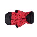 Imagen secundaria del producto Chaqueta Impermeable Con Capota. Chaqueta impermeable con capota, cuenta con velcro ajustable. Material: Poliéster Color: Rojo, gris, morado, beige Disponible: Razas pequeñas y medianas.