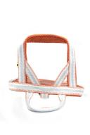 Imagen que muestra el producto Arnés Sin Correa Para Mascotas. Arnes para mascotas, cuenta con hebilla ajustable, broche de seguridad y anillo tipo D para fijar la correa. Material: Poliéster Color: Rosado con amarillo, verde con morado, azul con naranja. Disponible: Razas pequeñas y medianas.