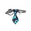 Imagen secundaria del producto Corbata De Mascotas. Corbata estampada con cascabel, cuenta con hebilla ajustable y broche de seguridad. Material: Poliéster Color/estampado: Rosado puntos, rojo puntos, azul oscuro, lila sushi, azul con amarillo, blanco rosas, negro cuadros, multicolor rayas, verde aguamarina, Negro cebra, azul cuadros. Disponible: Razas pequeñas