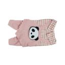 Imagen que muestra el producto Overol Panda Para Mascotas. Overol panda con camisa leñadora, cuenta con botones inferiores para apuntar. Material: Poliéster Color: Azul, rosado, gris Disponible: Razas pequeñas y medianas.