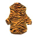 Imagen que muestra el producto Saco Tigre Con Capota Para Mascotas. Saco tigre con capota, cuenta con botones inferiores para apuntar. Material: Poliéster  Disponible: Razas pequeñas y medianas.