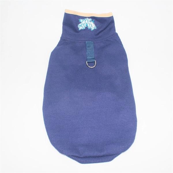 Imagen que muestra el producto Camisa De Cuello Para Mascotas. Camisa de cuello para mascotas, cuenta con anillo tipo D para fijar la correa. Material: Poliéster Color: Verde, rojo, azul Disponible: Razas pequeñas, medianas y grandes