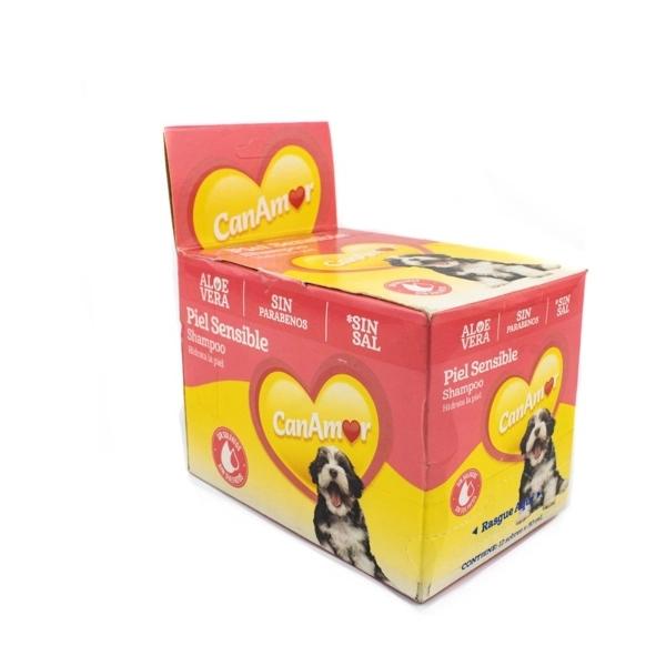 Imagen que muestra el producto Shampoo Canamor Piel Sensible 30Ml. Shampoo CanAmor piel sensible ayuda a hidratar la piel de tu mascota. Ingredientes: Aloe vera. Presentación: Caja x 12 UND. Disponible: Para perros y gatos de todas las razas y edades.
