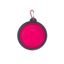 Imagen que muestra el producto Comedero Portatíl Peglable. Comedero plegable portátil para mascotas, cuenta con gancho para transportar. Material: Plástico Color: Azul, negro, fucsia
Disponible: Razas pequeñas y medianas