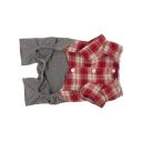 Imagen secundaria del producto Overol Osito Para Mascotas. Overol osito con camiseta leñadora, cuenta con botones inferiores para apuntar. Material: Poliéster Color: Azul, rosado, rojo, negro Disponible: Razas pequeñas y medianas.