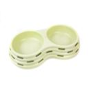 Imagen que muestra el producto Comedero Dos Compartimentos Para Mascotas. Comedero doble, cuenta con orificios en los costados. Material: Plástico    Color: Verde, rosado, azul                                                                                                Disponible: Razas pequeñas.  Medidas: Pequeño Largo 25,5 cm * Ancho 14 cm Alto 5 cm   Mediano: Largo 33,5 cm * Ancho 18cm Alto 6cm