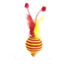 Imagen secundaria del producto Juguete Trompo Para Mascotas. Juguete con diseño de trompo, cuenta con plumas en la parte superior. Material: Poliéster, plumas Color: Verde, azul, amarillo Disponible: Razas pequeñas.