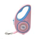 Imagen secundaria del producto Correa Retractil Con Luz Led Para Mascotas. Correa retractil con luz led 3M, cuenta con botón para fijar o soltar la correa e interruptor en el costado para encerder la luz led. Funcionamiento de luz led solo con pilas AAA. Material: Plástico Color: Blanco con azul, rosado con azul, negro con azul. Disponible: Razas pequeñas