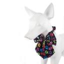 Imagen secundaria del producto Corbatin Para Mascotas. Corbatin estampado para mascotas, cuenta con broches de seguridad.  Material: Poliéster Color/estampado: Azul huesos, negro huellas, rojo tipo tartán, rojo con azul, multicolor cuadros. Disponible: Razas medianas y grandes.