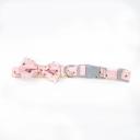 Imagen secundaria del producto Collar Con Moño Para Mascotas. Collar para mascotas estilo tartán, cuenta con broche de seguridad y anillo tipo D para fijar la correa. Material: Poliéster                                                                                                                                                                                                      Color/Estampado: Rosado flores, rosado tartán, azul tartán, azul puntos.                                                                                                                                                                                                         Disponible: Razas medianas y grandes.