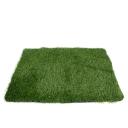 Imagen que muestra el producto Tapete De Entrenamiento Para Mascotas. Tapete entrenador con textura artificial que simula la sensación que produce el pasto auténtico. Material: Sintético Color: Verde Disponible: Mascotas pequeñas, medianas y grandes.