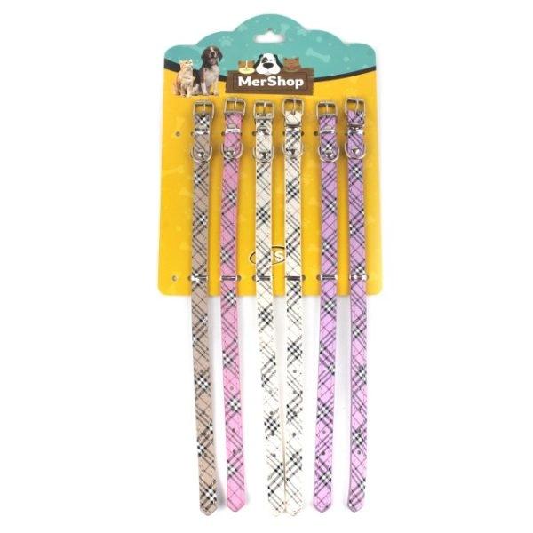 Imagen que muestra el producto Collar Tartan Para Mascotas. Collar con estampado de tartán, cuenta con 4 puntos para ajustar a la medida y anillo tipo D para fijar la correa. Material: Cuerina, metal      Color: Café, beige, rosado                                                                         Disponible: Razas pequeñas. Medidas:  Largo 37cm * Ancho1.5cm