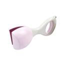 Imagen que muestra el producto Recolector Corto Para Mascotas. Manten tus manos y nariz lejos de la suciedad con este recolector de desperdicios, cuenta con mango largo con botón para facilitar la recogida de residuos sin esfuerzo. Material: ABS Color: Azul, rosado