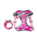 Imagen secundaria del producto Pechera  Estampada Con Tejido Reflectivo Talla M. Pechera estampada, cuenta con tejido reflectivo, hebillas ajustables, broche de seguridad y anillos tipo D para fijar la correa. Material: Poliéster, metal   Color: Rosado, negro, fucsia, blanco, azul                                                  Disponible: Razas pequeñas Medidas: TALLA M CUELLO  40-53 CM TORSO MIN-MAX 56-58 PESO MAXIMO – APROX 11-23 KG, TRAILLA 1,20 CM