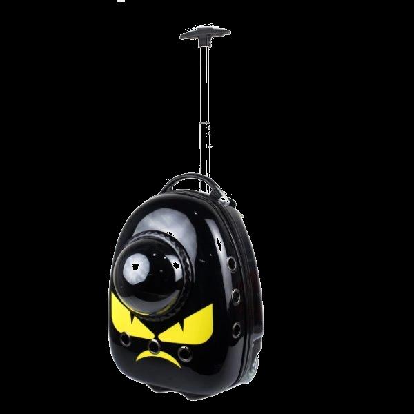 Imagen que muestra el producto Maleta De Ruedas Para Mascotas. Transportin de ruedas para mascotas, cuenta con anillos de ventilación, tapete, rejilla y cupula para intercambiar y manija retráctil ergonómica. Material: Plástico                                                                                                                                              Estampado: Minion, pingüino, gato, pokemon                                                                                                                                                              Disponible: Razas pequeñas de hasta 10Kg