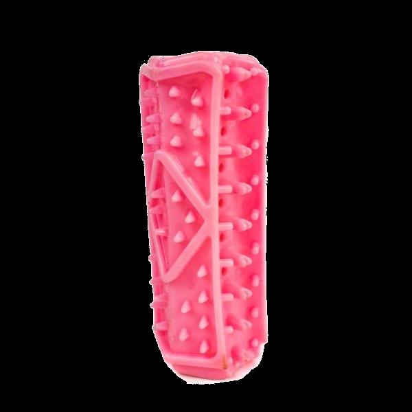 Imagen que muestra el producto Juguete De Dentición Para Mascotas. Juguete de dentición, cuenta con textura de púas y orificios a los costados ideales para ayudar con la limpieza de lo dientes y para poder esconder snacks.  Material: Caucho                                                                                                               Color: Verde, azul, rosado                                                                                                Disponible: Razas pequeñas y medianas.